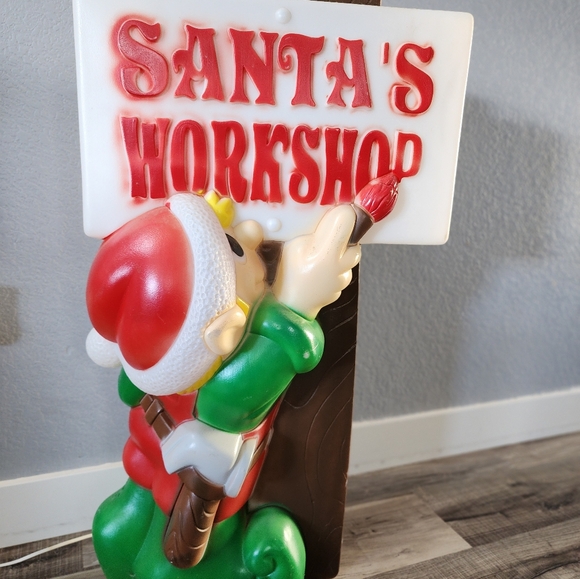 Santa's Workshop Holiday Vintage Elf Blowmold - Picture 7 of 9